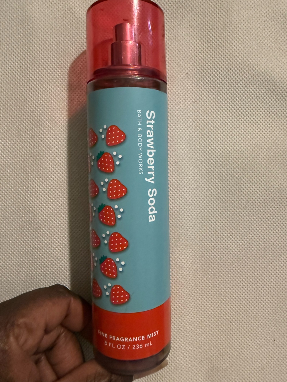 Bath & Body Works Strawberry Soda Spray - Blue & Red